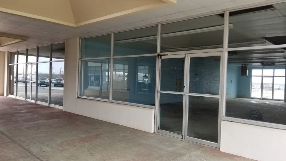 Cumberland Plaza: 100 Cumberland Plaza, Crossville, TN 38555